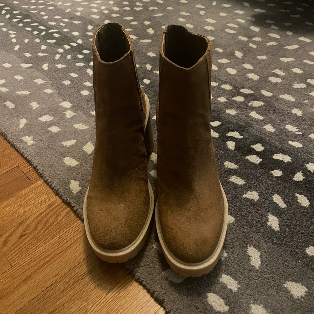 New Dolce Vita Caster H2O Booties size 8